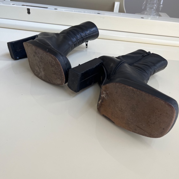 Leather black boots - Picture 4 of 4